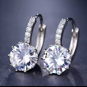 New 925 Sterling Silver Sapphire Stud Earrings